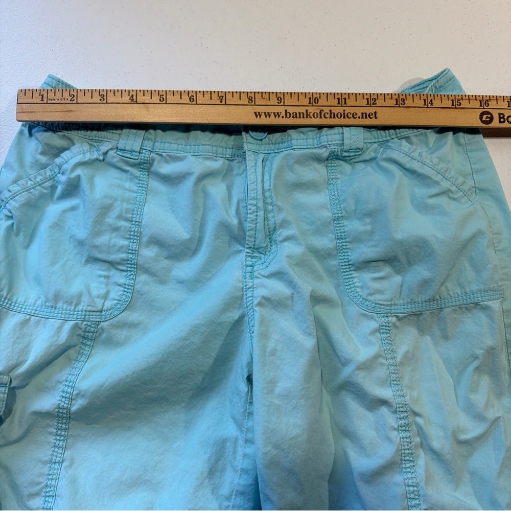 St. John's Bay Sky Blue Chambray Bermuda Cargo Shorts Women's P8 - Picture 7 of 8